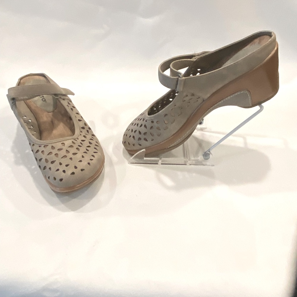 Rialto Tan Vinto Clog Womens size 9M